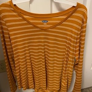 old navy shirt
